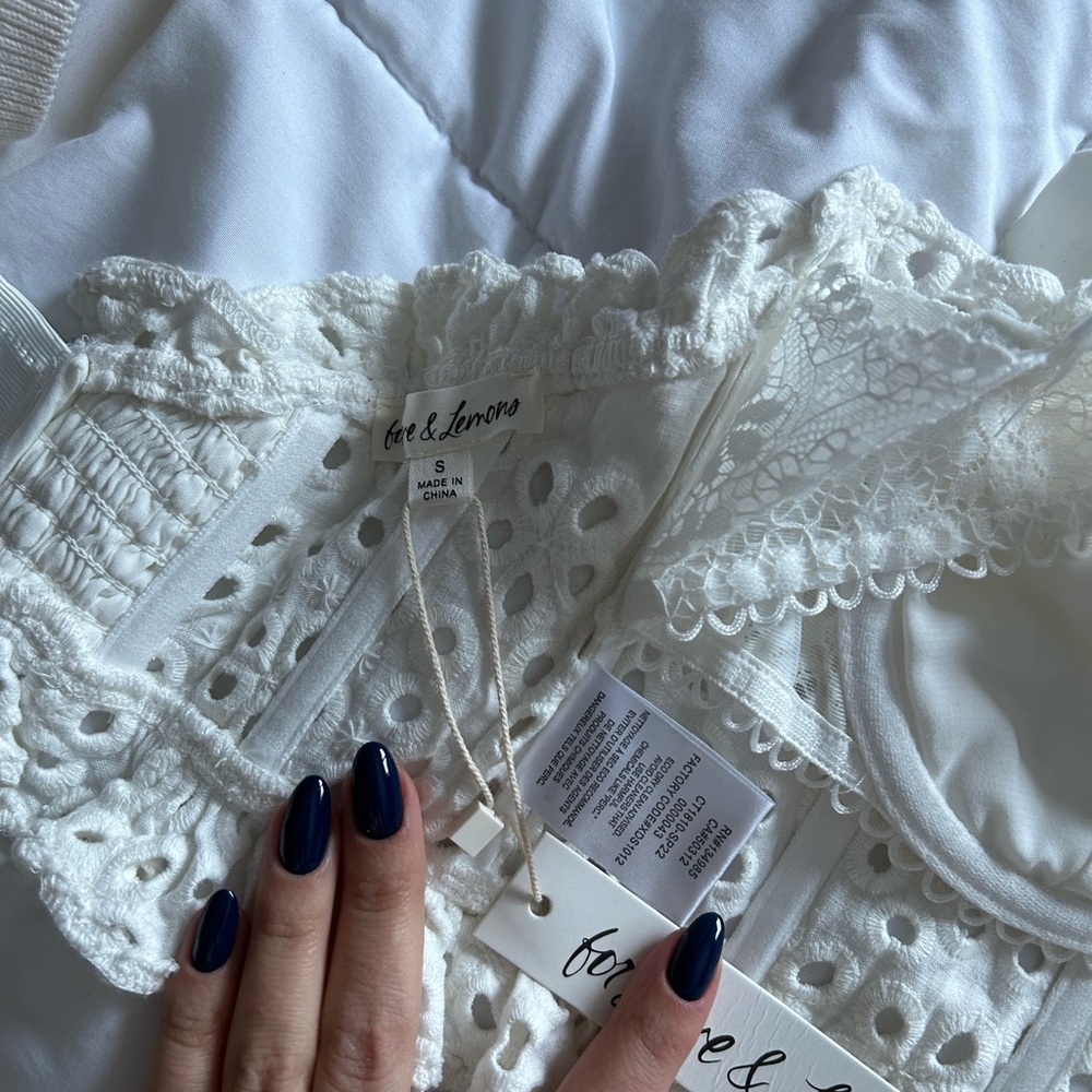 For Love And Lemons White Eyelet Crop Top - Picture 2 of 4